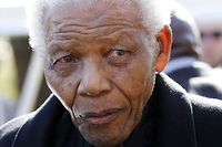 Mandela toujours hospitalis&eacute;