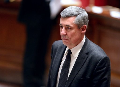 Le depute UMP des Yvelines, Henri Guaino, a dit dimanche craindre que la France finisse "dans la grande depression des annees 30", en plaidant pour que le gouvernement n'engage "pas des politiques restrictives".