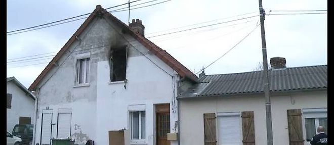 Le premier etage a ete ravage par les flammes dans cette maison a Saint-Quentin, dans l'Aisne, faisant cinq petites victimes.