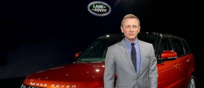 Au service de Sa Majeste Range Rover, Daniel Craig, alias 007, n'a pas perdu le nord et reclame un cachet en or pour un role minuscule.