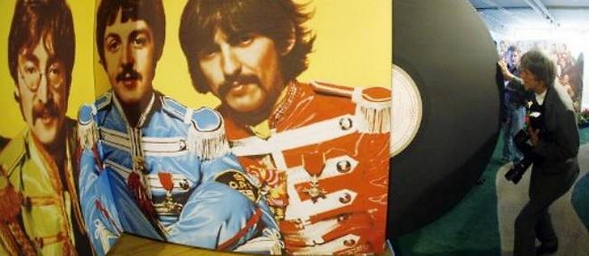 La couverture de l'album "Sgt. Pepper's Lonely Hearts Club Band".
