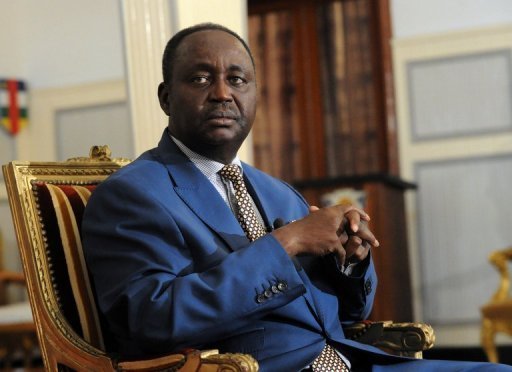 L'ancien president centrafricain Francois Bozize a accuse mardi, sur BBC Afrique, le Tchad de l'avoir lache et d'avoir soutenu les rebelles du Seleka qui ont pris le pouvoir a Bangui le 24 mars.