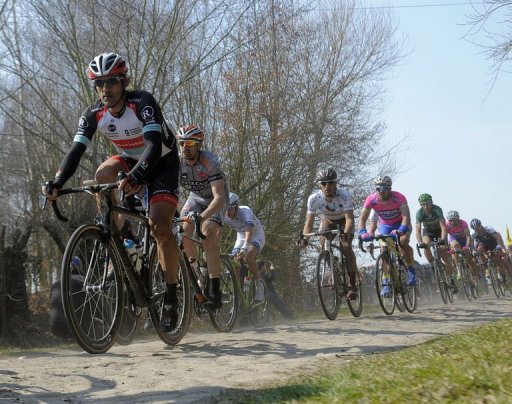 Le Suisse Fabian Cancellara (RadioShack) a remporte pour la troisieme fois Paris-Roubaix, au bout des 254 kilometres de la "reine des classiques", en battant au sprint le Belge Sep Vanmarcke.