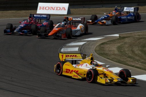 L'Americain Ryan Hunter-Reay, champion en titre dans la serie automobile nord-americaine d'Indy Car, s'est adjuge dimanche le Grand Prix de l'Alabama, deuxieme epreuve de la saison 2013, alors que deux Francais ont fini dans les dix premiers.