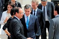 Jéôme Cahuzac et François Hollande à l'Élysée pour la photo de famille du deuxième gouvernement Ayrault le 4 juillet 2012. ©Witt