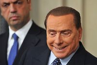 Italie: Berlusconi r&eacute;clame &quot;un gouvernement fort ou des &eacute;lections&quot;