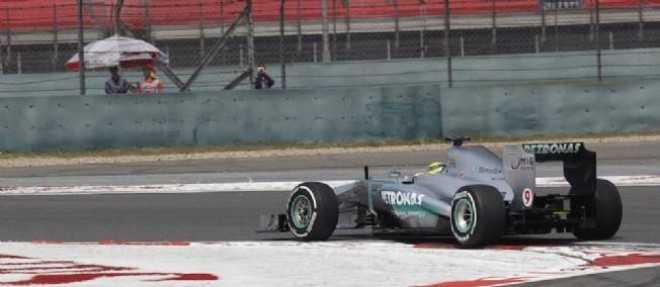 La 27e mais la 1re sur la Mercedes, le Britannique Hamilton avait de quoi se rejouir de ses essais chinois avec cette pole position.