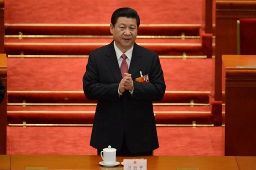 La tres officielle agence Chine nouvelle a dementi que le president Xi Jinping ait pris un taxi incognito a Pekin, ainsi que l'a rapporte jeudi un journal de Hong Kong suivi par de nombreux medias etrangers, cette information suscitant aussi un vif emoi sur l'internet.