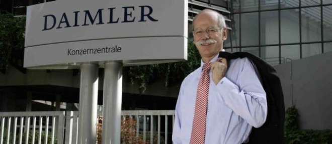 Le patron de Daimler, Dieter Zetsche, annonce des resultats en net recul avec une ampleur superieure a ses previsions de debut d'annee. Mercedes en souffre.