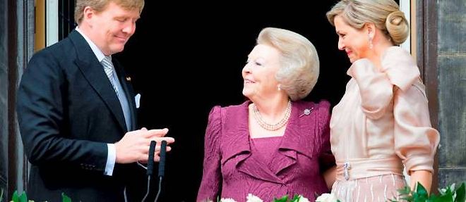 Le roi Willem-Alexander, la princesse Beatrix et la reine Maxima, a Amsterdam le 30 avril 2013.