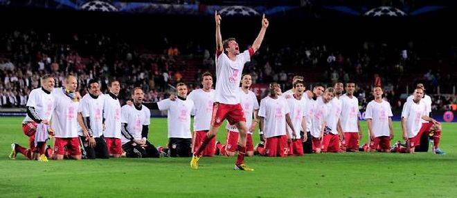 Face a une equipe catalane privee de Messi, laisse sur le banc, les Bavarois ont developpe un niveau de jeu impressionnant.