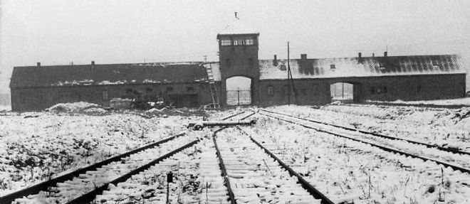 Allemagne Un Garde Presume D Auschwitz A Ete Arrete Le Point