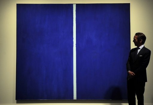 Une oeuvre du peintre americain Barnett Newman, chantre de l'expressionisme abstrait, a atteint le prix record de 43,84 millions de dollars mardi lors d'une vente aux encheres organisee par la maison Sotheby's a New York.