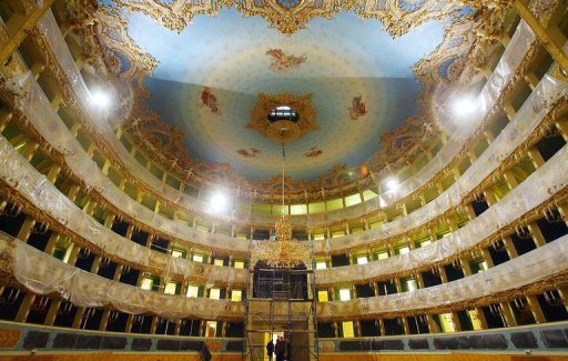 La Fenice de Venise donnera pour la premiere fois depuis plus de 40 ans "Otello" en plein air dans la cour du Palais des Doges, les 10, 14 et 17 juillet, pour feter le bicentenaire de la naissance de Verdi, selon sa direction.