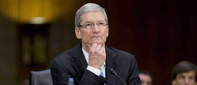 Tim Cook, le numero un d'Apple, mardi, face a la commission d'enquete du Senat a Washington