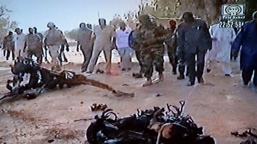 Le groupe du jihadiste algerien Mokhtar Belmokhtar a menace de lancer de nouvelles attaques au Niger apres les attentats suicide de jeudi, dans un communique mis en ligne vendredi par des sites islamistes.