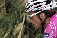 Tour d'Italie: le Giro refroidi par la neige et par Di Luca