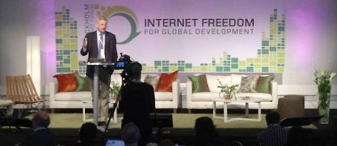 Le ministre des Affaires etrangeres suedois, Carl Bildt, lors de son discours d'ouverture au Stockholm Internet Forum.