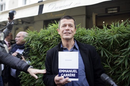 "Limonov", le best-seller d'Emmanuel Carrere, et "Pour seul cortege" de Laurent Gaude ont ete les livres les plus disputes au Marche du film du festival de Cannes, ou de nombreuses adaptations ont ete annoncees ou confirmees, rapporte lundi Livres Hebdo sur son site.