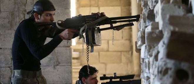 Les ministres europeens reunis a Bruxelles n'ont pas reussi a trouver un consensus sur la fourniture d'armes aux rebelles syriens.