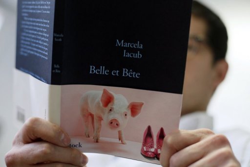 Le prix de la Coupole 2013 a ete decerne a "Belle et bete", de Marcela Iacub, ont annonce jeudi les organisateurs dans un communique.
