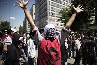 Turquie: le gouvernement tente d'&eacute;teindre l'incendie, les manifestants toujours mobilis&eacute;s