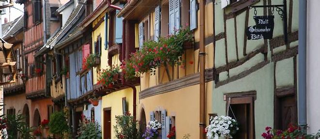 Les maisons multicolores a colombages d'Eguisheim.