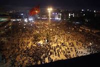 Des milliers de Turcs toujours dans la rue