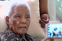 Afrique du Sud : Nelson Mandela &quot;re&ccedil;oit des soins intensifs&quot;