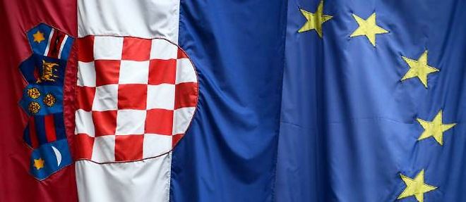 Tomislav Sunic rappelle que seule une petite minorite de Croates a ratifie l'entree du pays dans l'Union europeenne, en 2012.