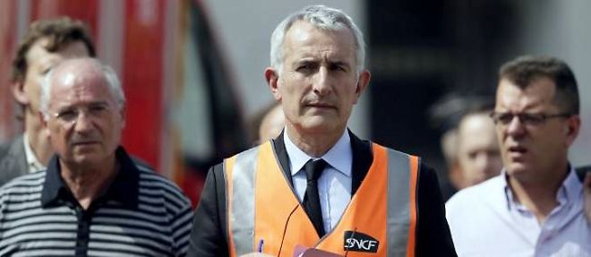 Guillaume Pepy, le patron de la SNCF, assume sa fonction apres le drame de Bretigny.
