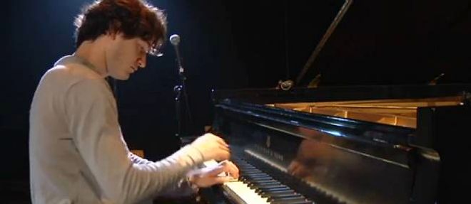 Thomas Enhco, pianiste prodige, joue pour Le Point.fr.