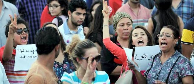 Des manifestants demandent le depart du gouvernement tunisien le 29 juillet 2013.