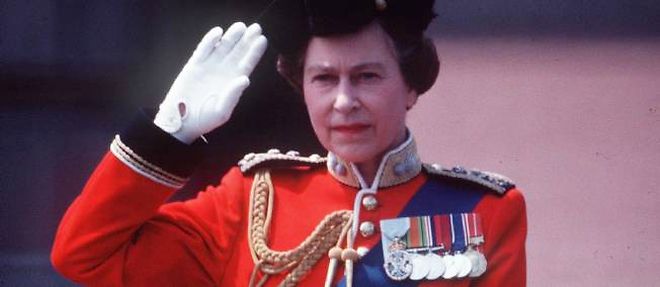 Elizabeth II en juin 1983, le jour du Trooping the Colour, a Londres.