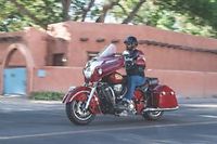 Après une longue éclipse, Indian, marque légendaire aux États-Unis au même titre que Harley-Davidson revient, y compris en France dès cet automne.