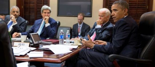 Obama preside un conseil de securite nationale dans la Situation Room a propos de la Syrie.