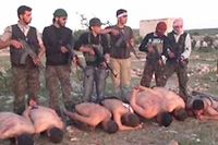 Des rebelles exécutent des soldats syriens, dans une vidéo mise en ligne par le 