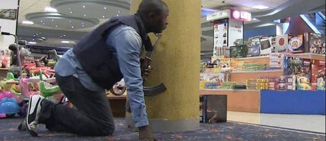 Capture d'ecran d'une video tournee a l'interieur du Westgate Mall par la videaste de l'AFP Nicole Sobecki.