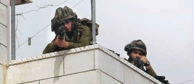 Des soldats de Tsahal a Hebron le 23 septembre.