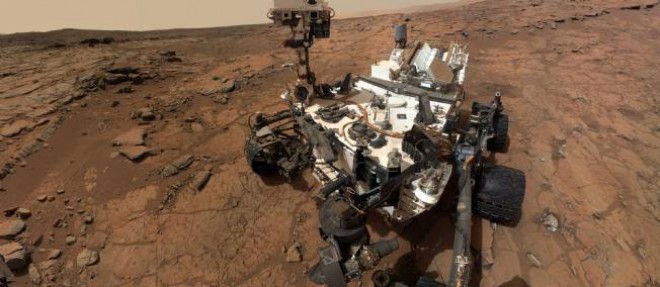 Curiosity au dessus de Mars.