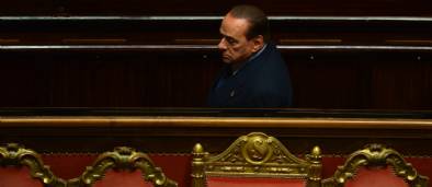 Capitulation de Berlusconi : pour la presse italienne, &quot;tout un monde s'&eacute;croule&quot;