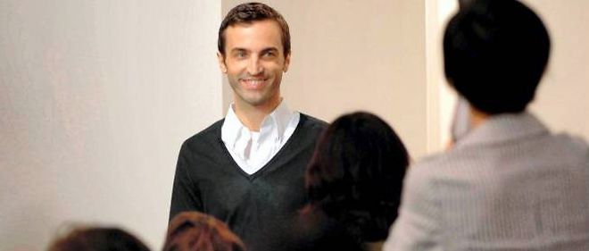 Nicholas Ghesquière replaces Marc Jacobs at Louis Vuitton