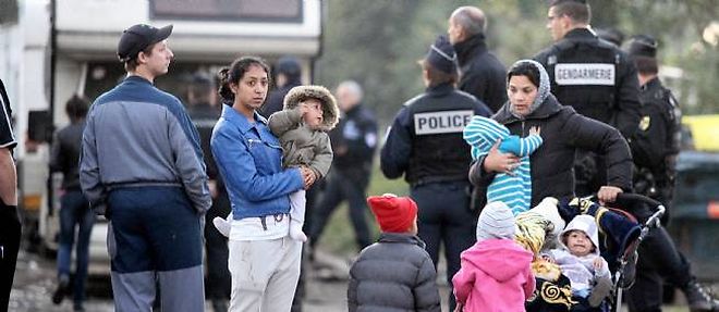 Le porte-parole du PS David Assouline a demande que les responsabilites soient "clairement etablies" apres l'expulsion d'une collegienne rom kosovare dans le Doubs.