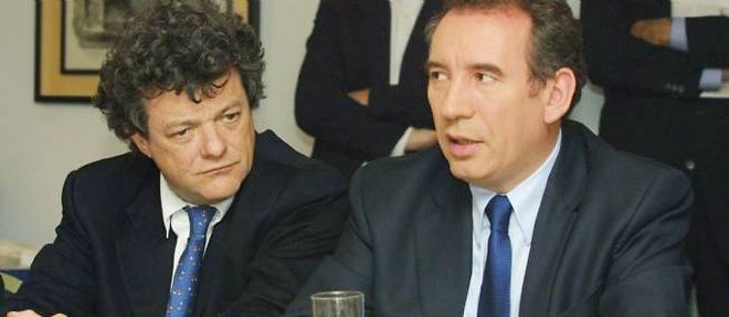 Apres plus de onze ans de separation, Jean-Louis Borloo et Francois Bayrou vont sceller le rapprochement des formations centristes UDI et MoDem pour les elections de 2014.