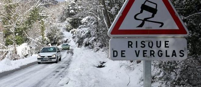 La neige fait trois victimes en France