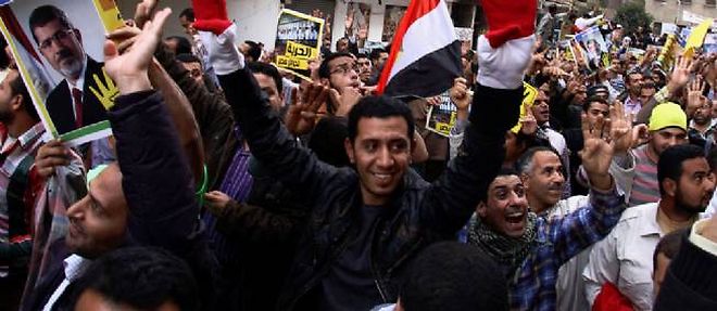 Des soutiens du president egyptien dechu Mohamed Morsi, le 29 novembre 2013.
