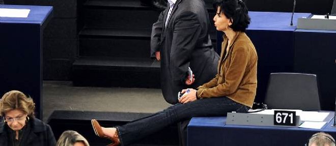 Rachida Dati au Parlement europeen en 2011. Certains deputes s'interrogent ouvertement sur son subit interet pour la cause gaziere.