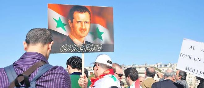 Des defenseurs de Bachar el-Assad manifestent a Paris le 11 avril 2011