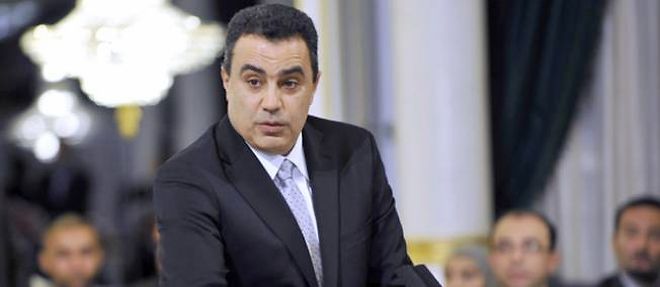 Le ministre sortant de l'Industrie Mehdi Jomaa a ete designe samedi pour former un gouvernement d'independants en Tunisie.