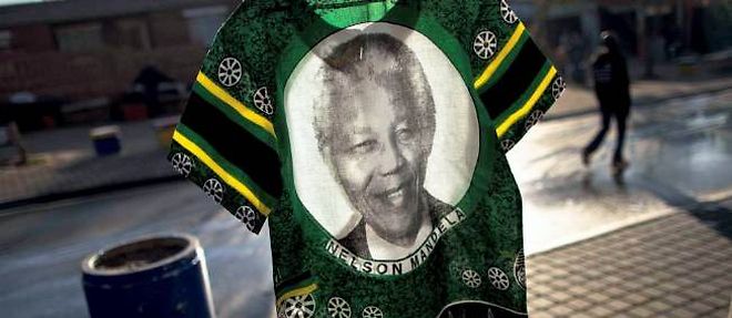 Les tee-shirts a l'effigie de Mandela ont toujours eu beaucoup de succes en Afrique du Sud.